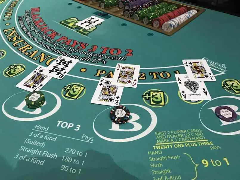 Kỹ thuật chơi bài Blackjack hữu ích để thắng cược 4 Blackjack là một game bài thích hợp cho những cuộc gặp mặt bạn bè